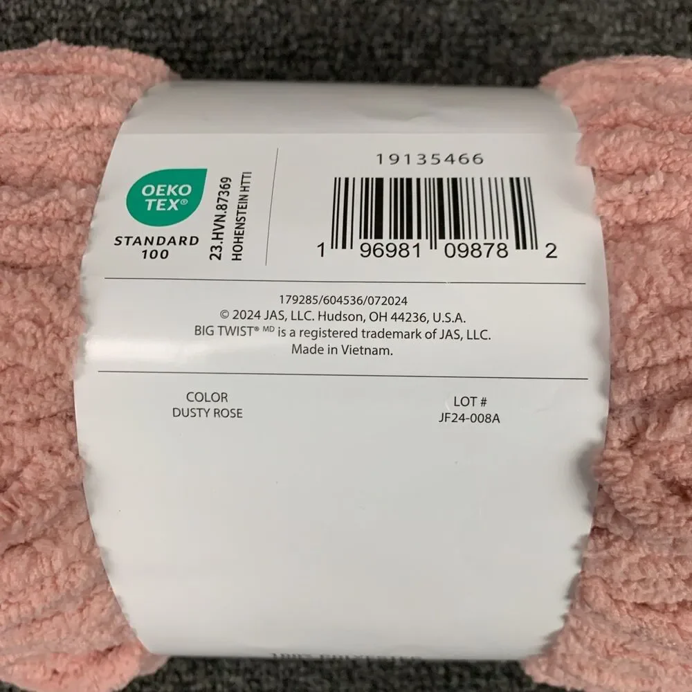 Big Twist Plush Dusty Rose Yarn 153yds 10.5oz Super Bulky (6) Skein Discontinued - Picture 6 of 6